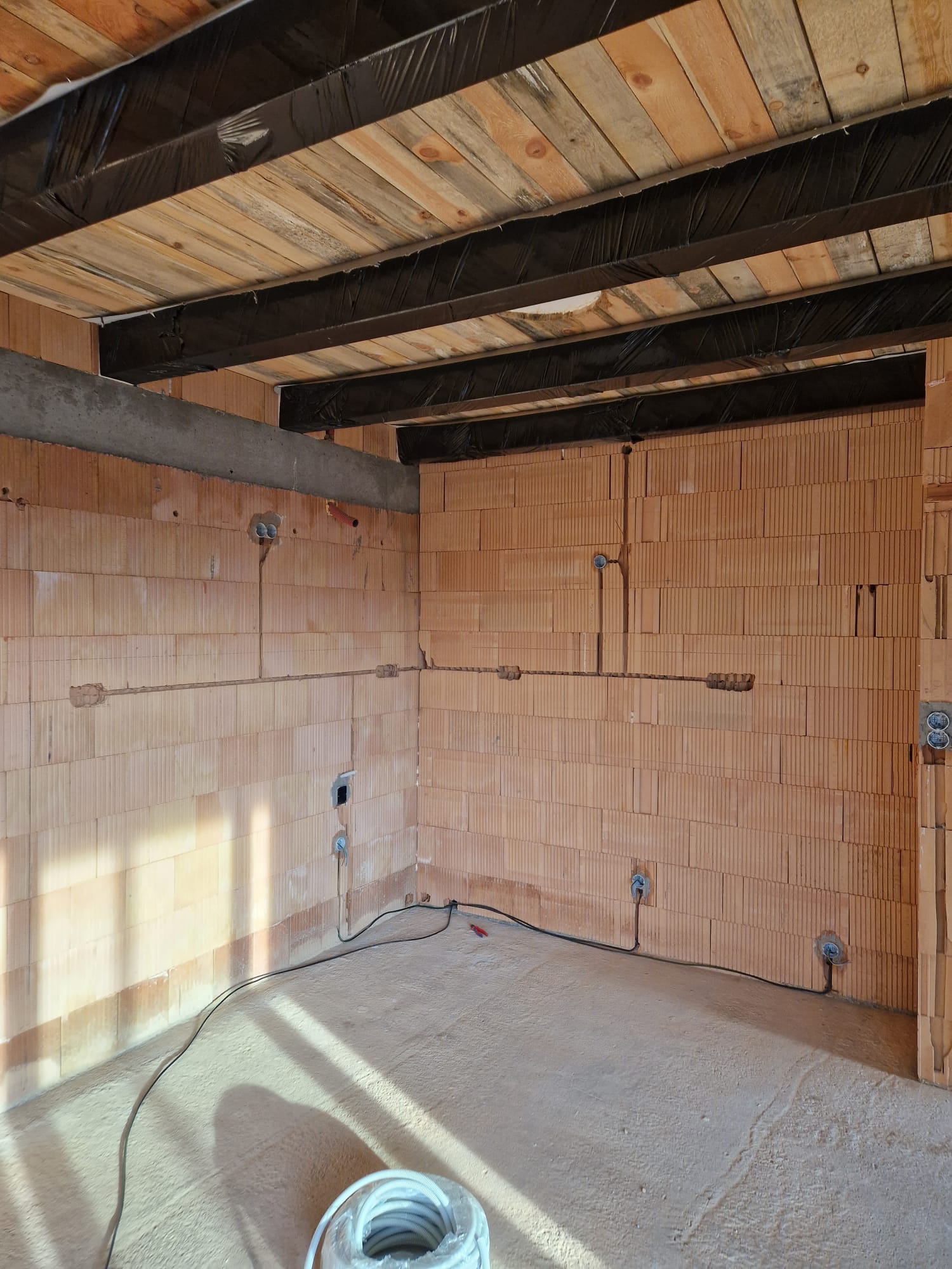 kuchyna s obyvackou foto 1