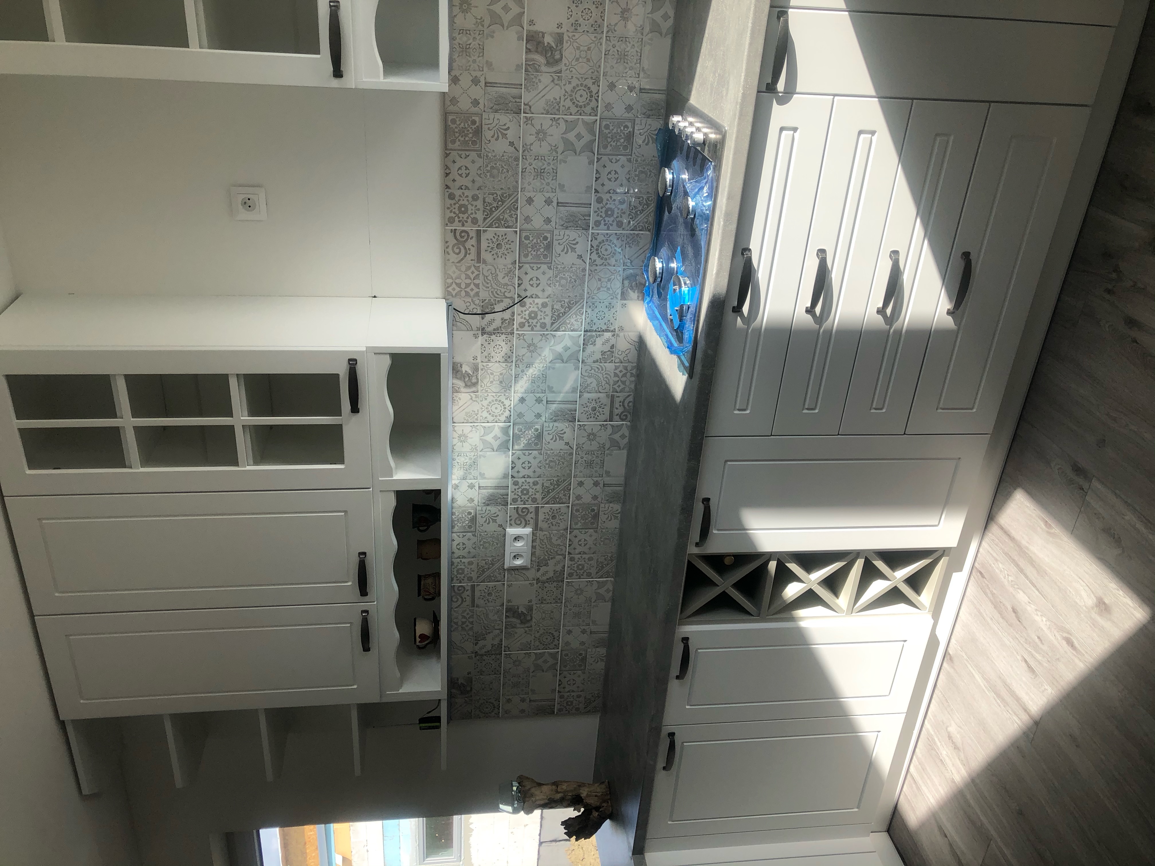 vinná polica v linke